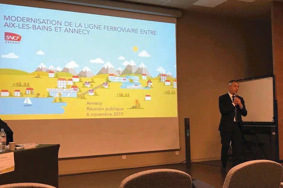 Réunion publique à Annecy sur le doublement de la ligne ferroviaire Aix les Bains - Annecy